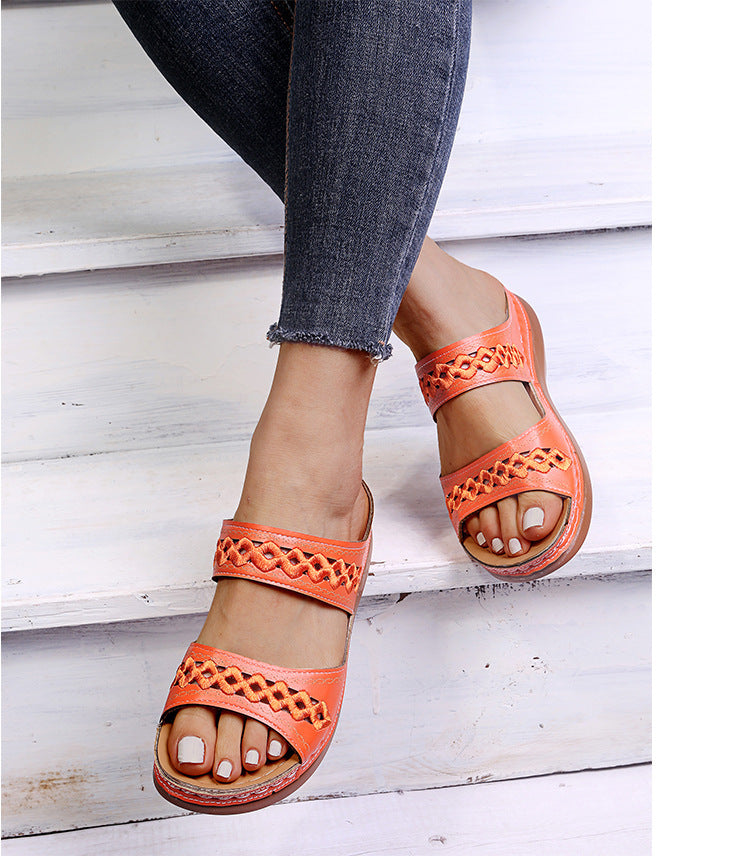 Cross-border women's shoes 2020 new female fashion wedge wear embroidered boots flower sandals sandals casual sandals direct sales